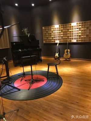 探索音乐世界 ZTIME祖鲁音乐工厂（北外滩总店）的全面音乐教育